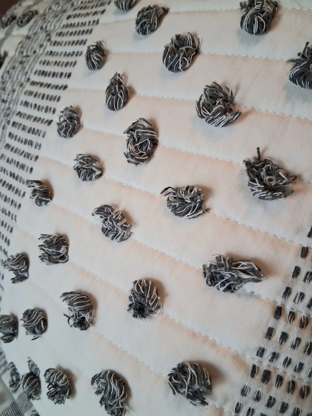 Soft Pom-Pom Textured Cotton Quilt Set in White and Gray